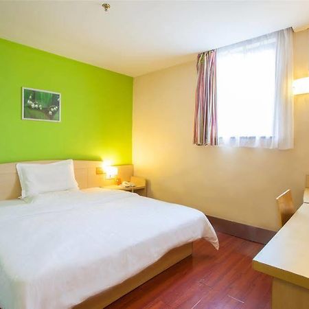 7 Days Inn Гуанджоу Екстериор снимка