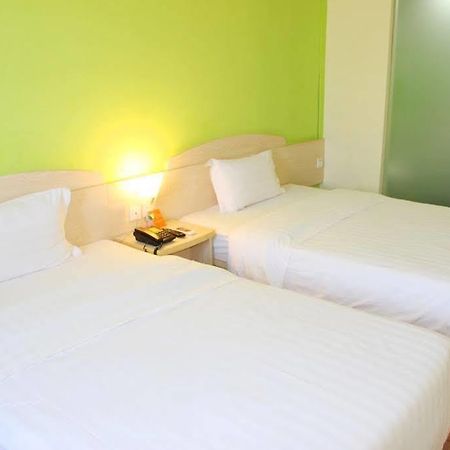 7 Days Inn Гуанджоу Екстериор снимка