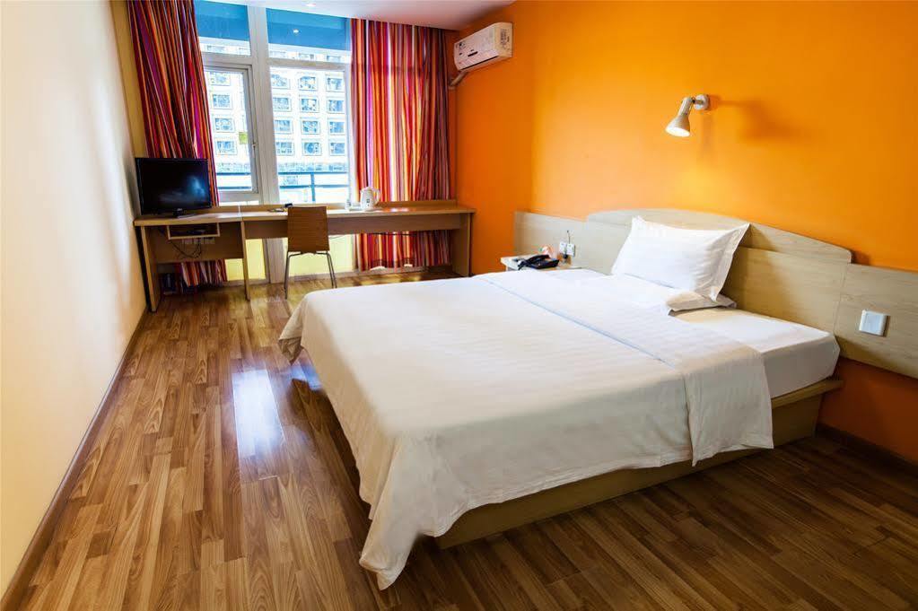 7 Days Inn Гуанджоу Екстериор снимка