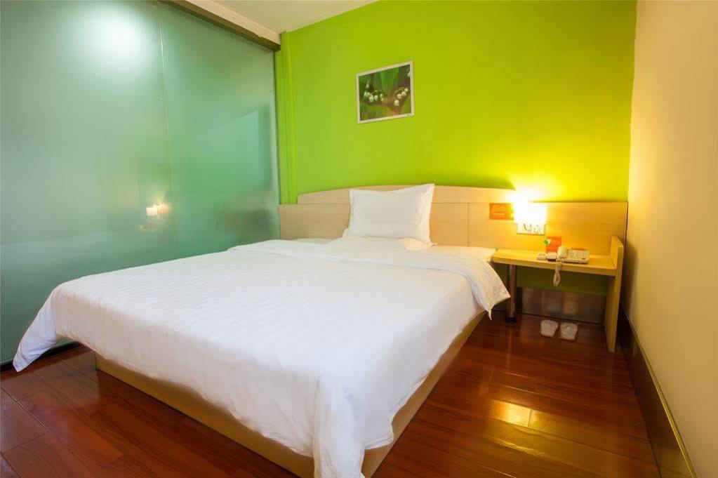 7 Days Inn Гуанджоу Екстериор снимка