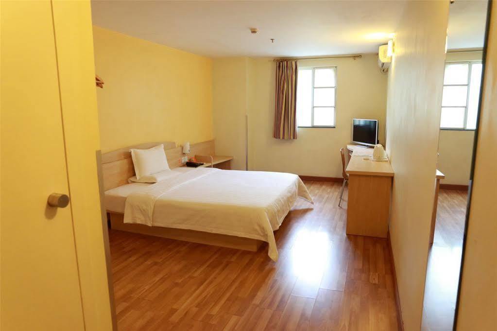 7 Days Inn Гуанджоу Екстериор снимка