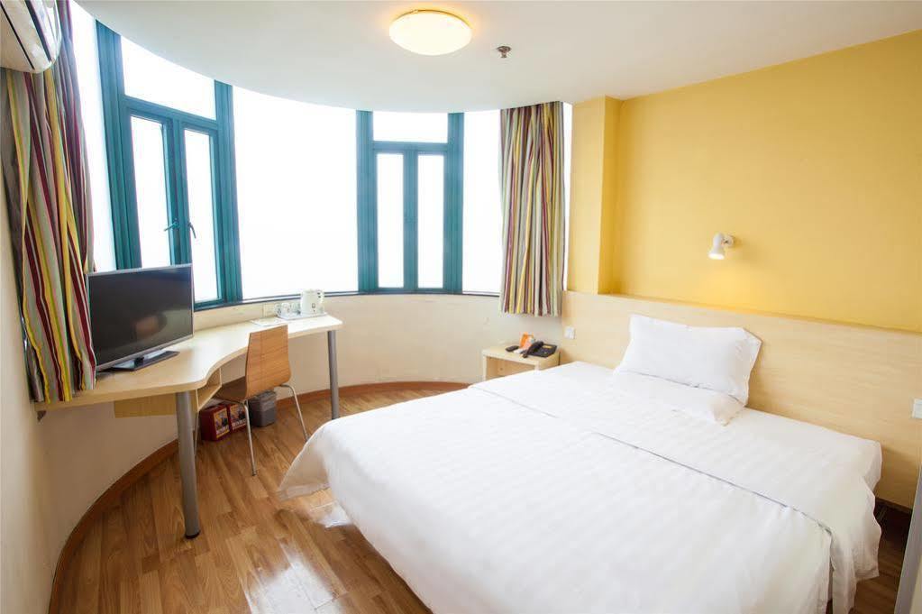 7 Days Inn Гуанджоу Екстериор снимка