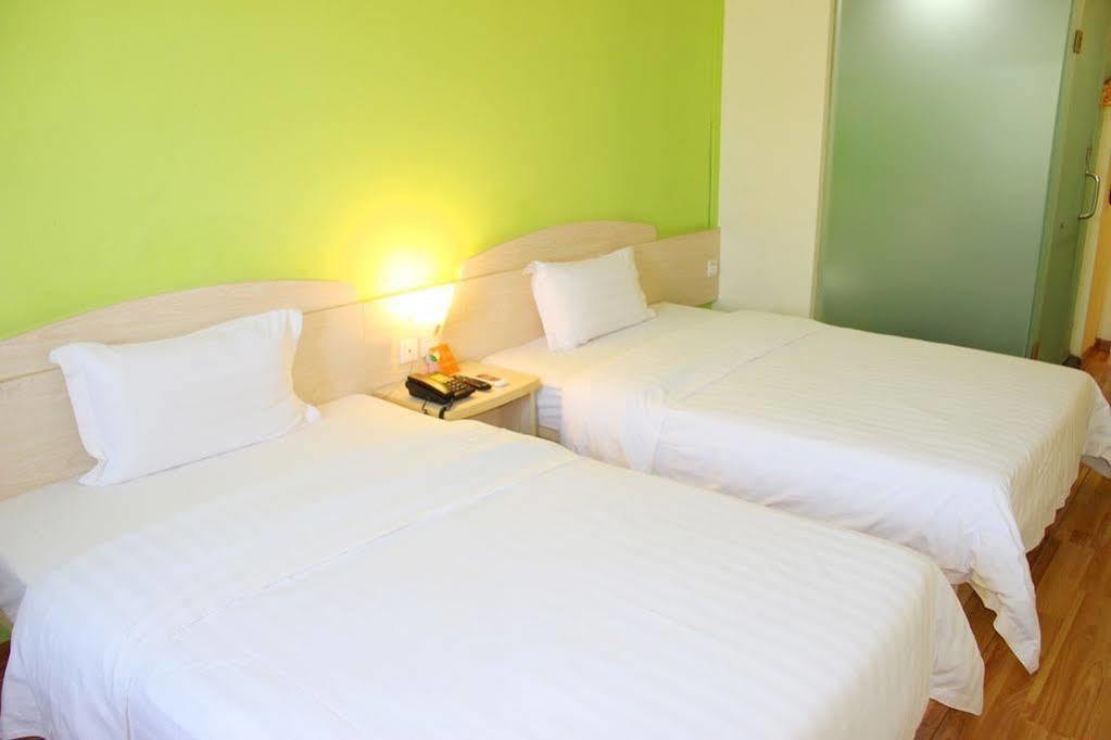 7 Days Inn Гуанджоу Екстериор снимка