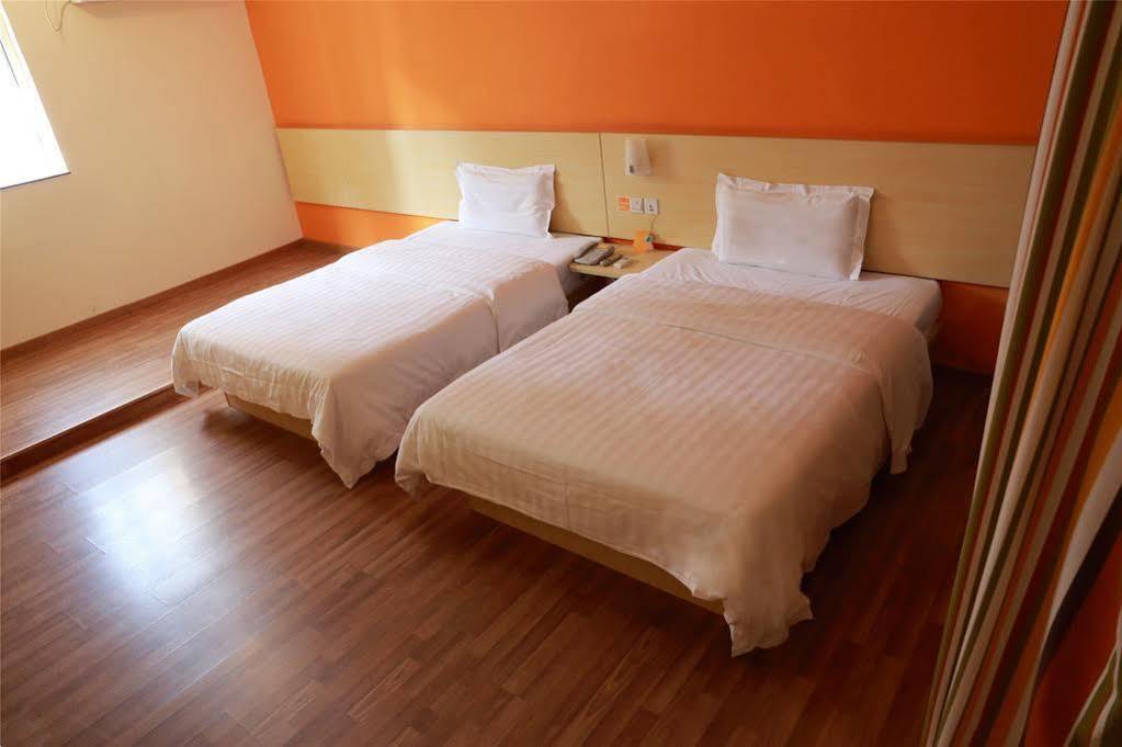 7 Days Inn Гуанджоу Екстериор снимка